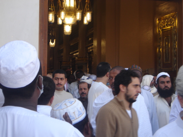Exit after Sending Salam to the Prophet - Prophet's Grave