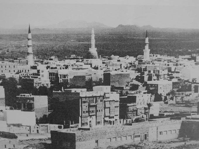Old photo of Madinah