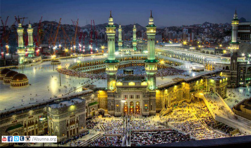 Photos-of-Mecca-A-classic-view-of-Masjid-al-Haram-at-night-Pictures-of-Makkah
