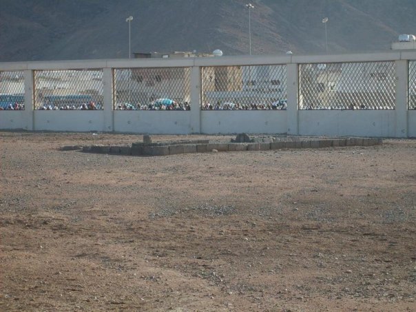 qabr hamzah uhud